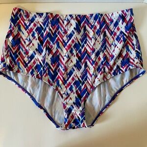 Torrid Geo Print Sz 1x High Waisted “Sexy Retro Chic” Tummy Smoother